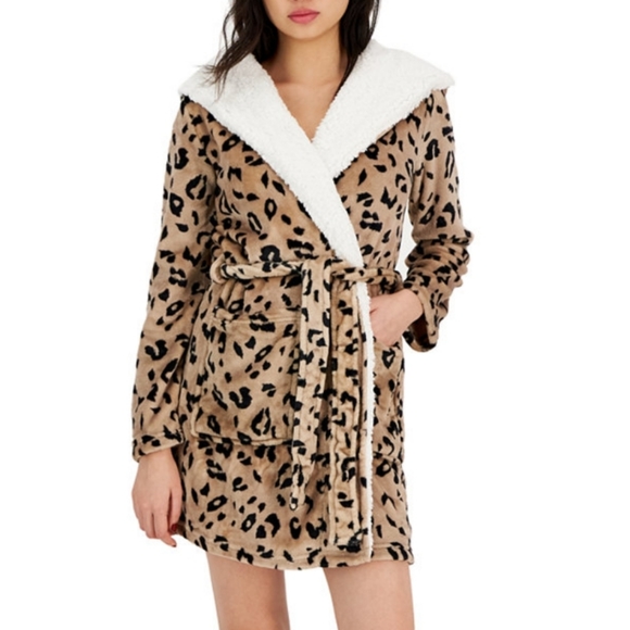 Jenni Intimates & Sleepwear Nwt Womens Printed Short Sherpa Hooded
